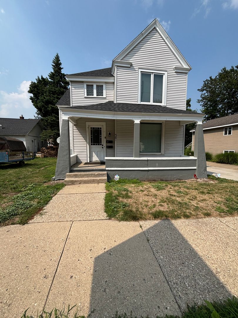 Grand Rapids Apartment: 751 Lake Michigan Drive NW