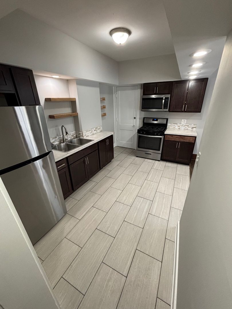 Grand Rapids Apartment: 827 Watson Street