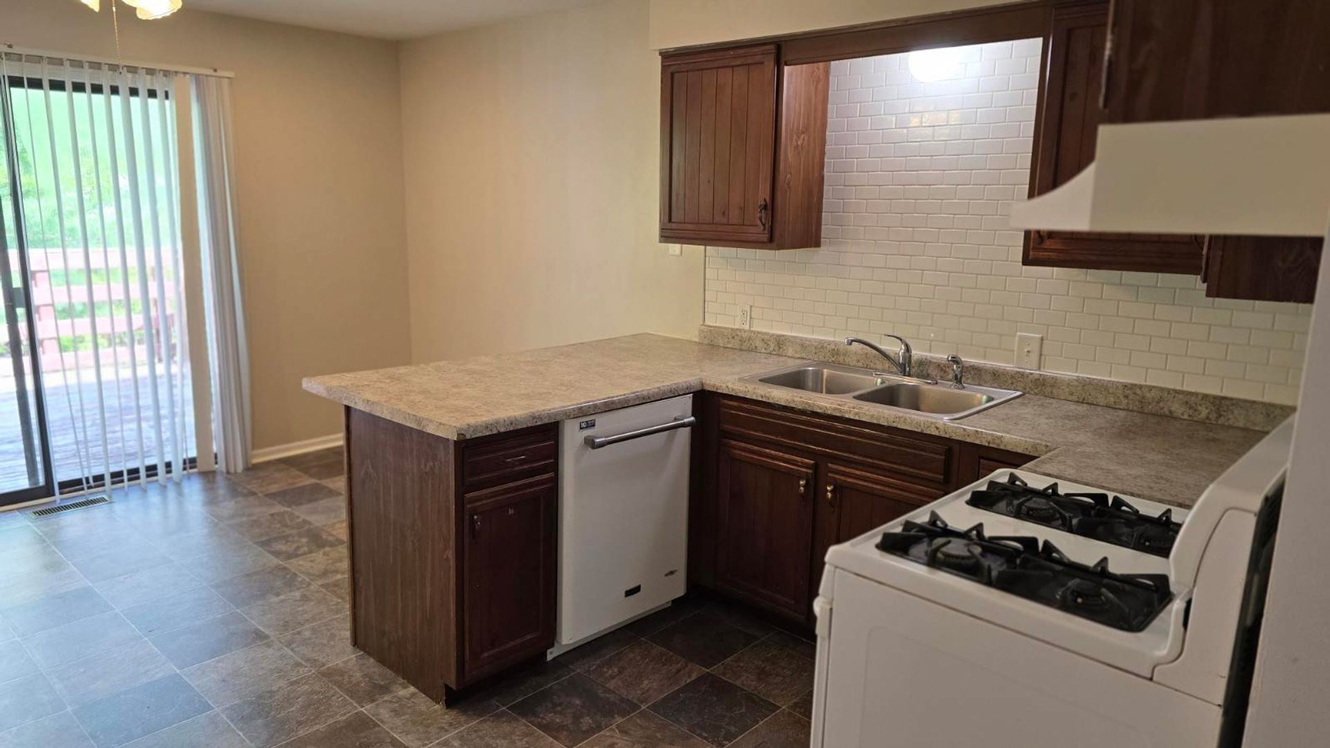 Kentwood Apartment: 5790 Madison Avenue SE