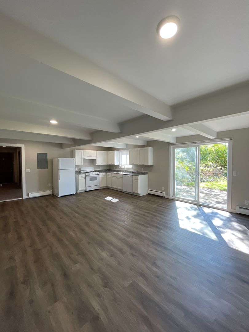 6438-6692 Martinie Dr