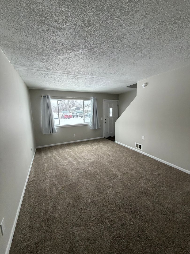 Allendale Apartment: 6438-6692 Martinie Dr