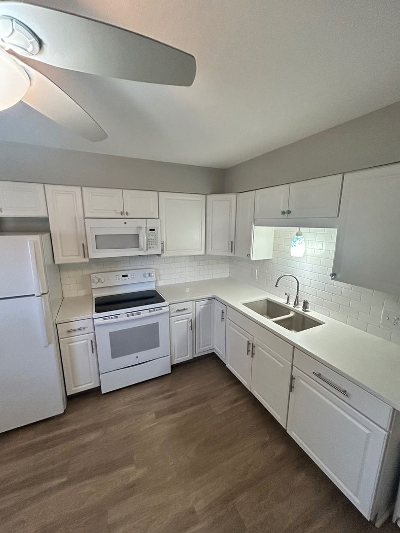 Grandville Condo: 3379 Division Ave SW