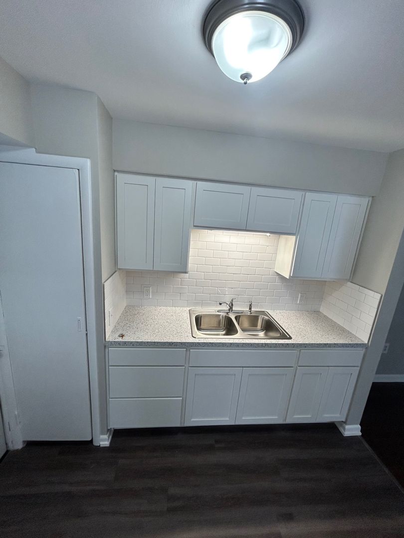 Wyoming Apartment: 2121 Johanna Avenue