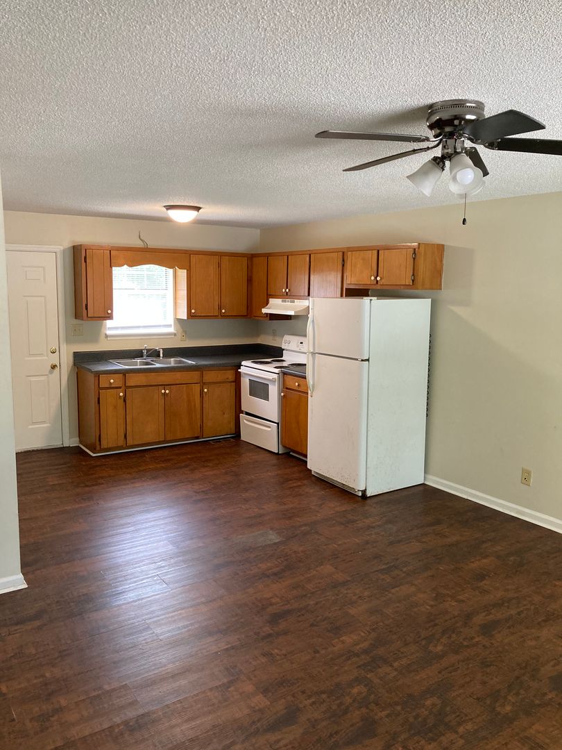 94/96 Rayburn Dr 96 Rayburn, Aragon, GA 30104