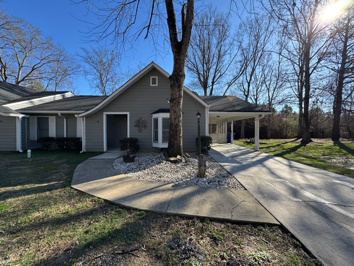 Rome House: 106 Villas Lane