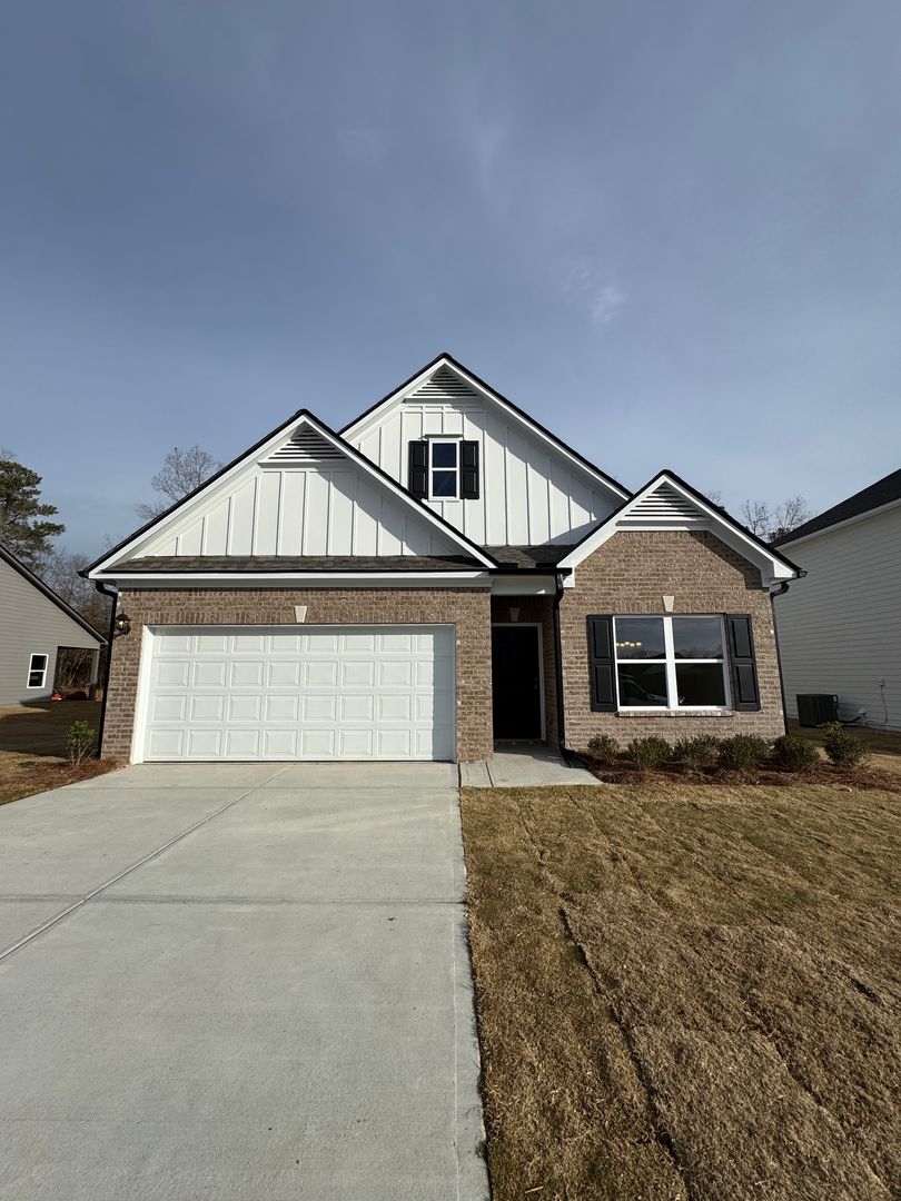 Rome House: 13 Whistling Oaks Dr NE