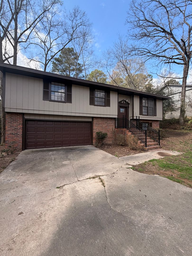 Rome House: 3 Fernwood Dr SW