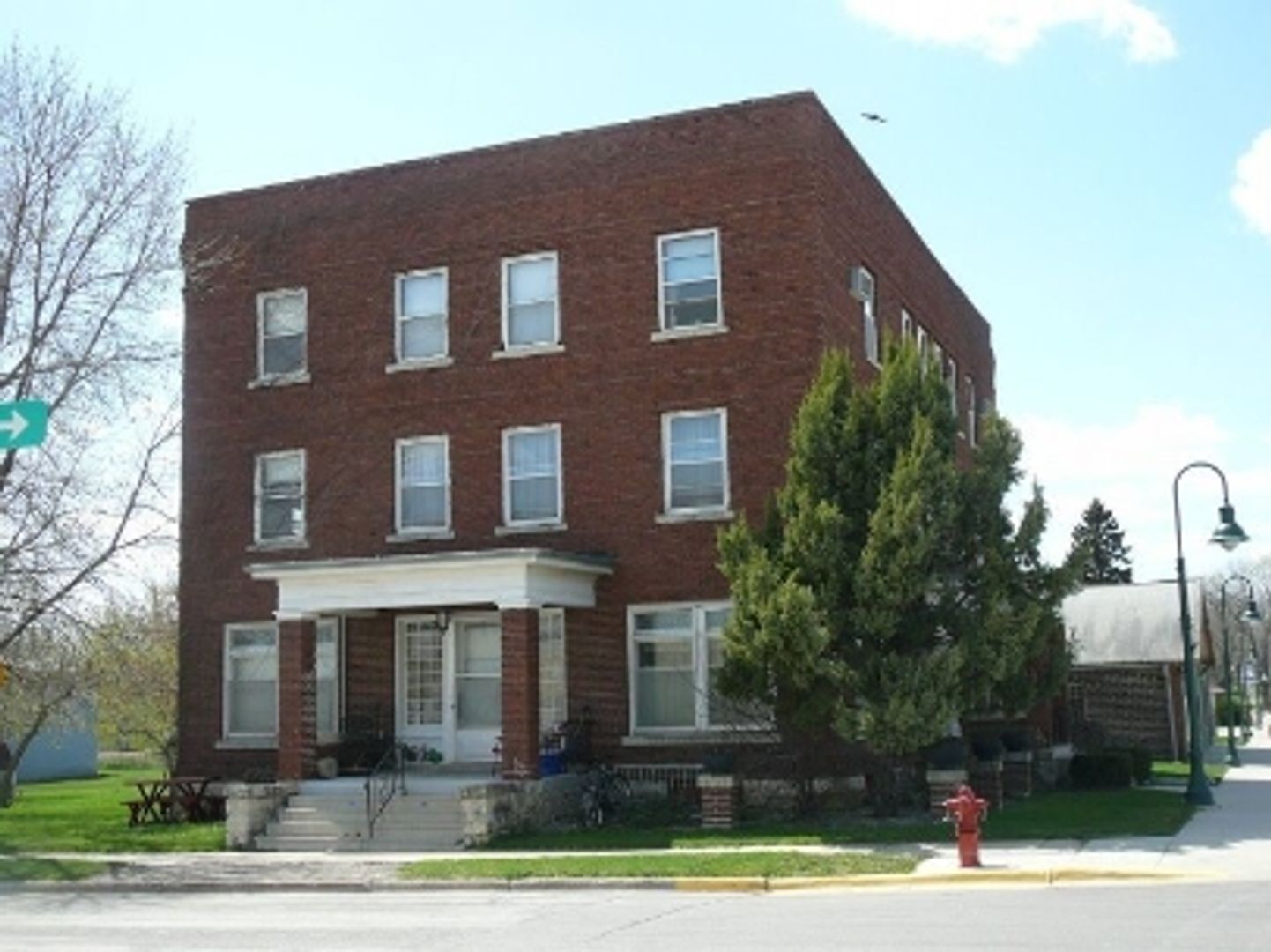 Kasson Apartment: 302 West Main Street