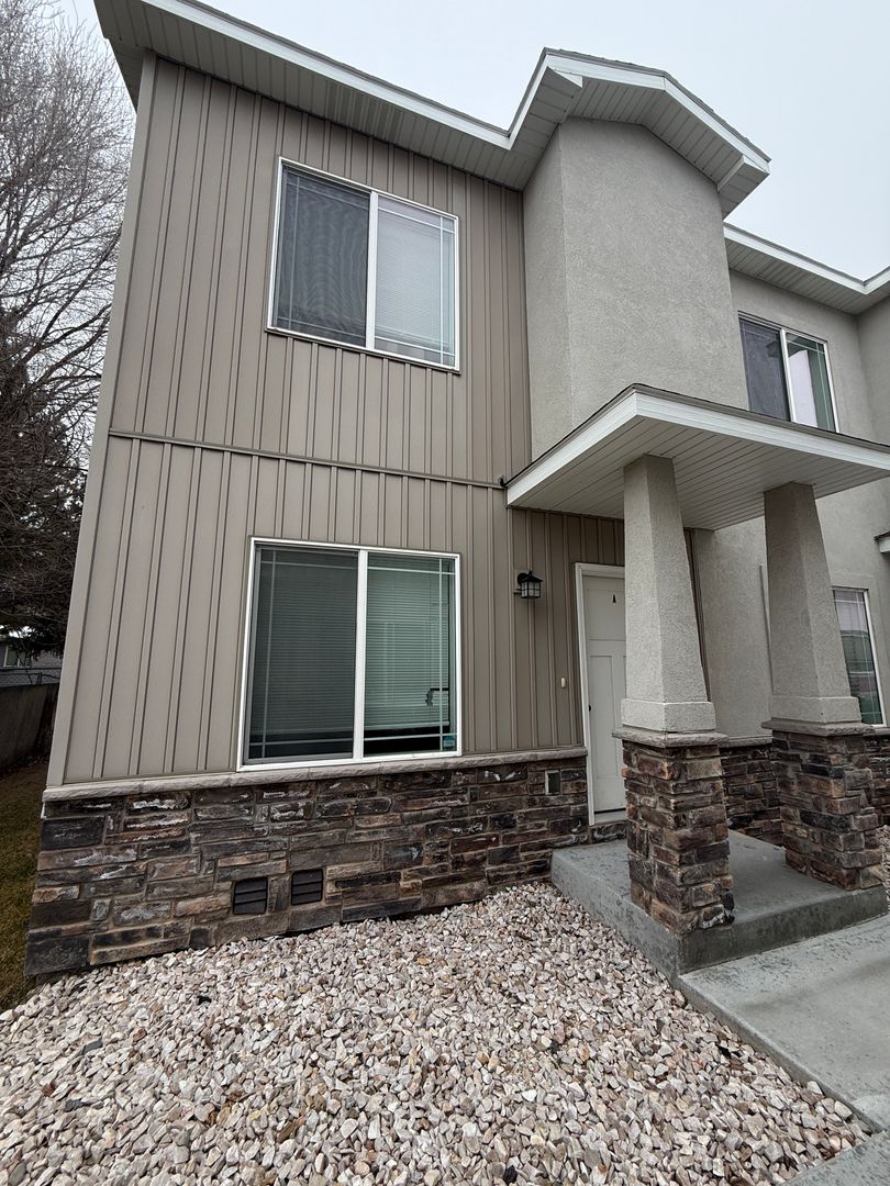 Idaho Falls Apartment: 690 Saturn Ave