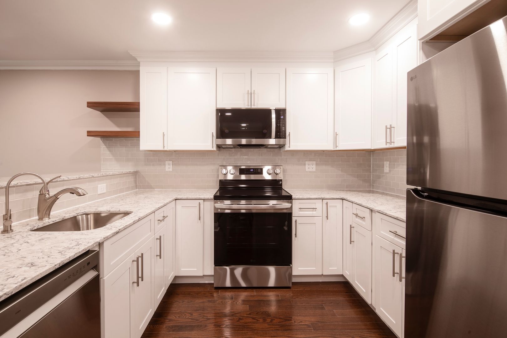 Bergenfield Apartment: 47 Legion Drive