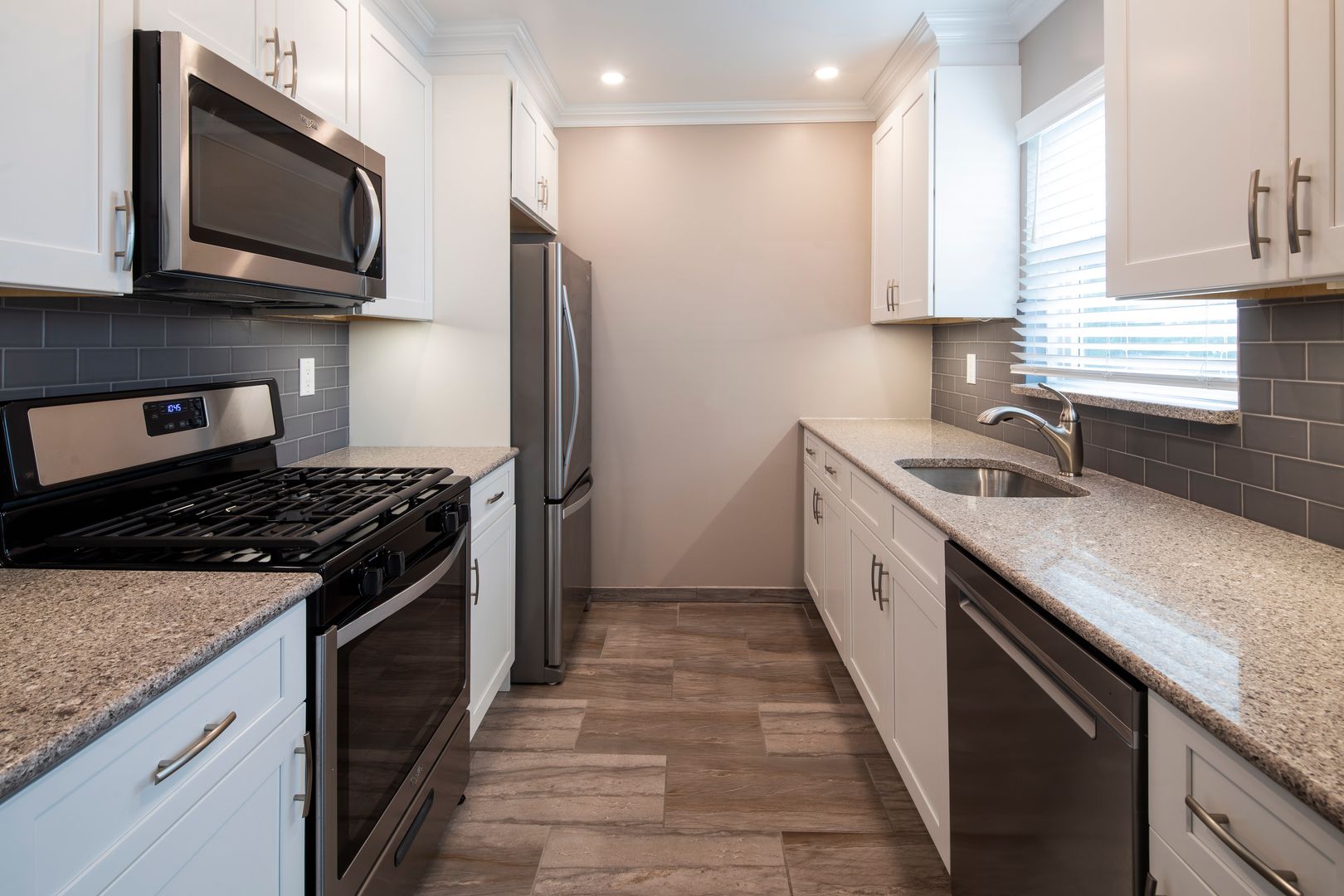 Leonia Apartment: 405 - 425 Broad Avenue,