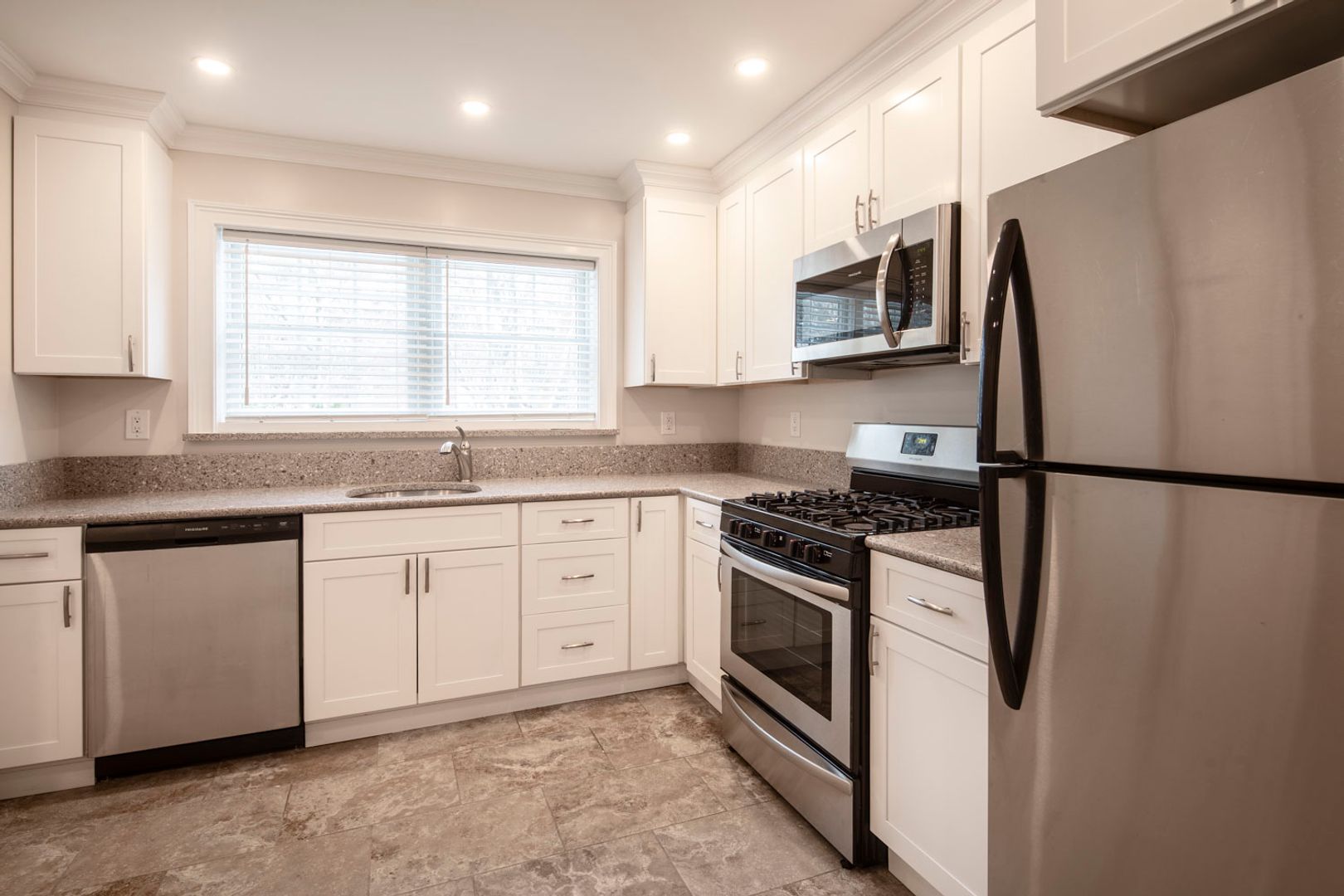 Tenafly Apartment: 18 Engle Street