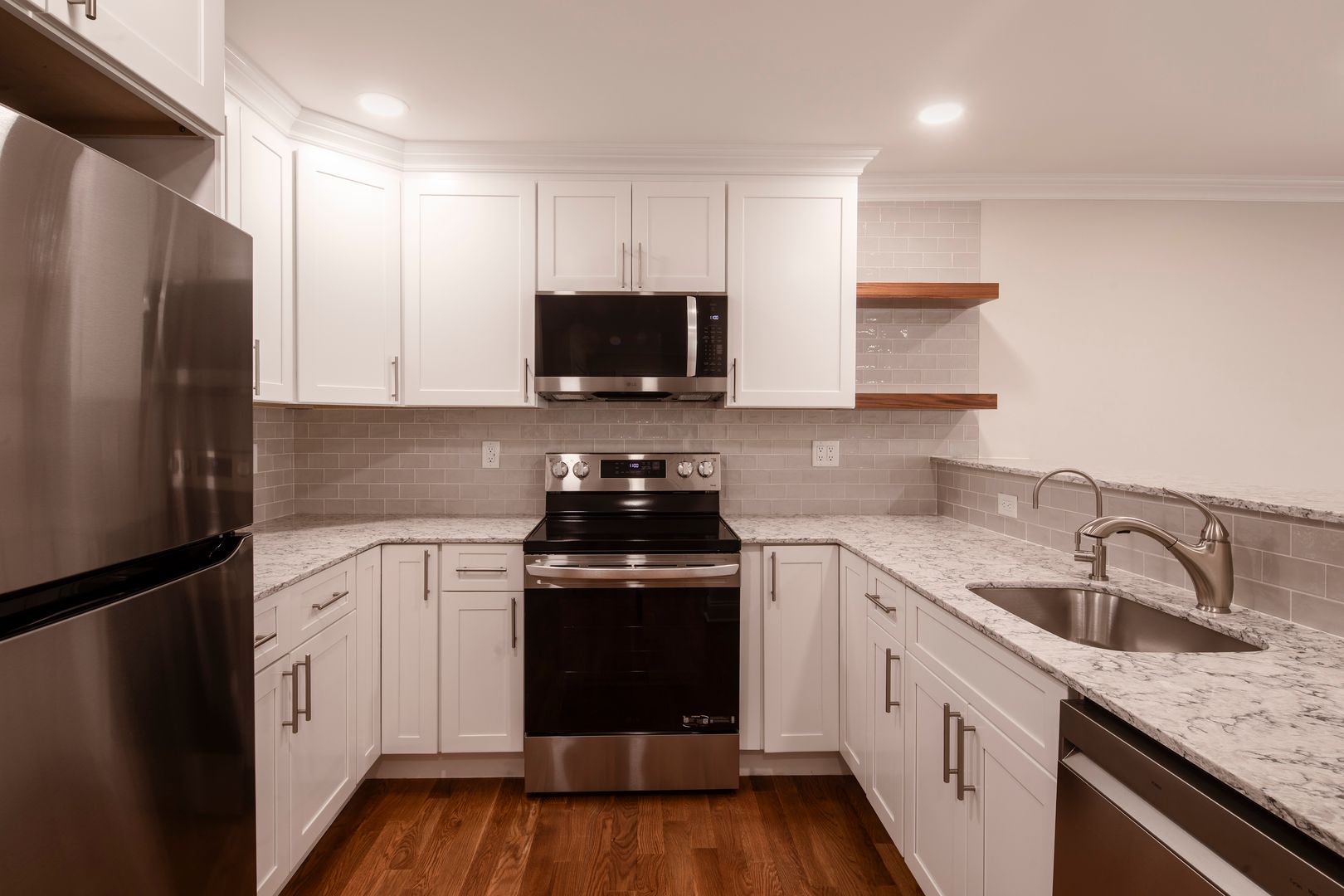 Bergenfield Apartment: 47 Legion Drive