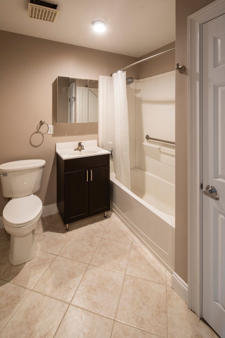 Bergenfield Apartment: 47 Legion Drive