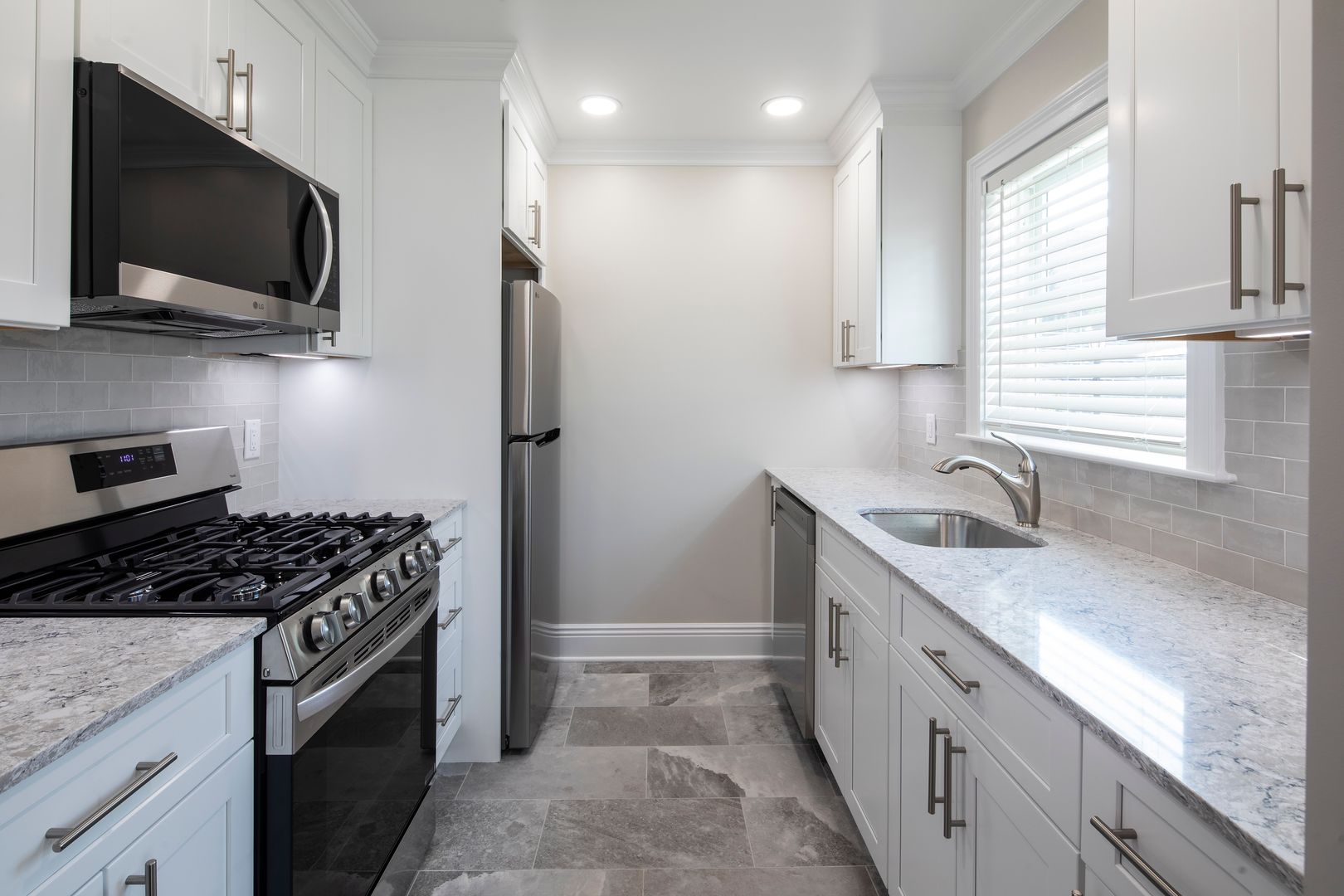 Leonia Apartment: 405 - 425 Broad Avenue,