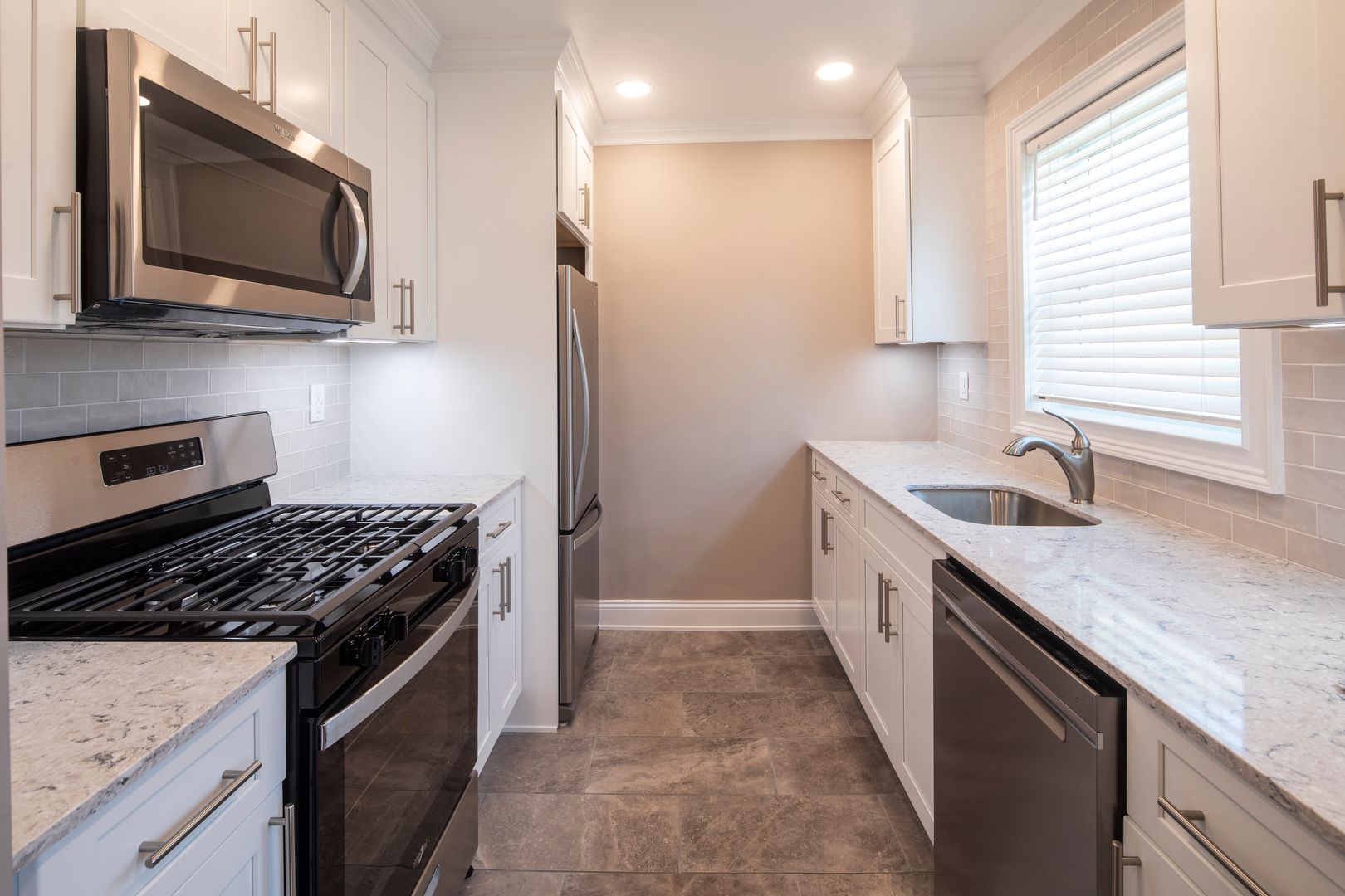 Leonia Apartment: 405 - 425 Broad Avenue,