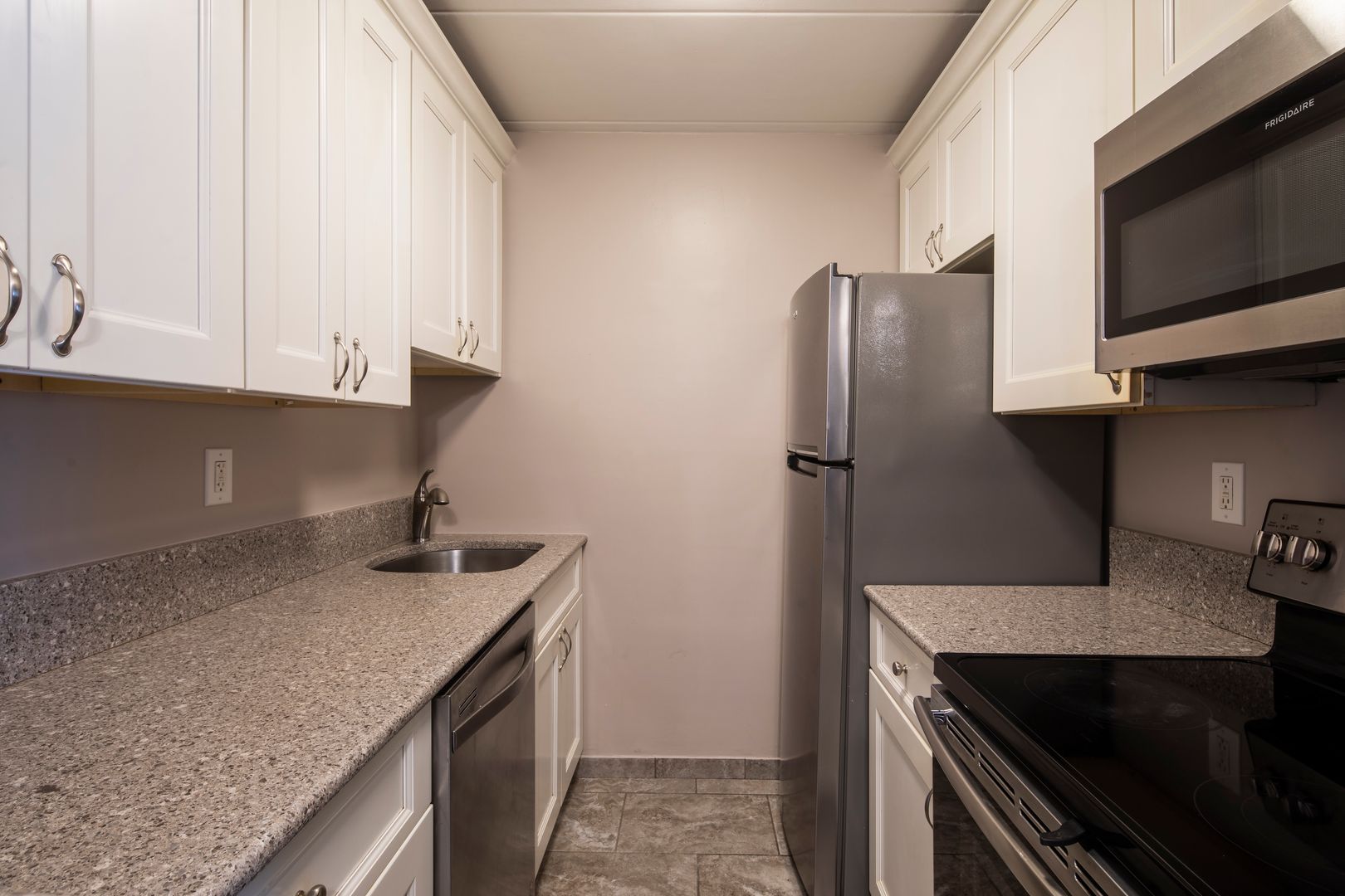 Hackensack Apartment: 370 Park Street