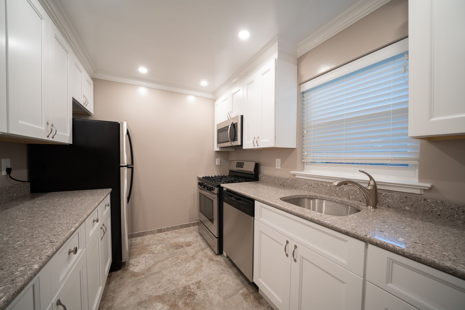 Leonia Apartment: 405 - 425 Broad Avenue,