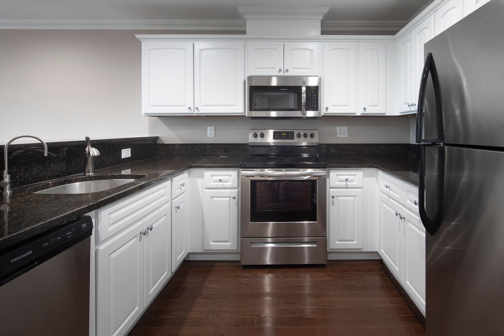 Bergenfield Apartment: 47 Legion Drive