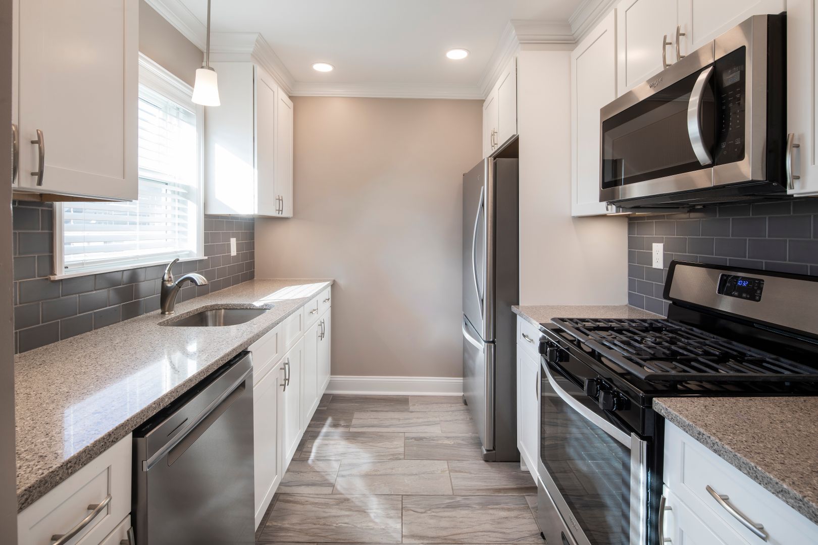 Leonia Apartment: 405 - 425 Broad Avenue,