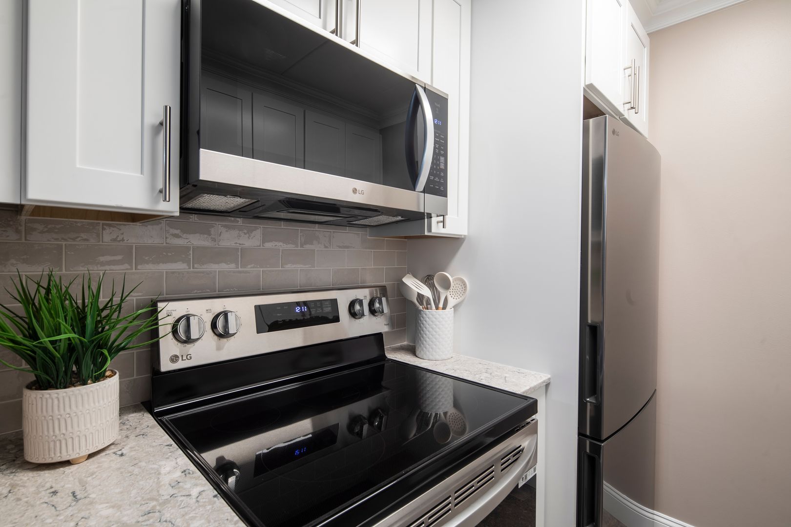 Hackensack Apartment: 370 Park Street