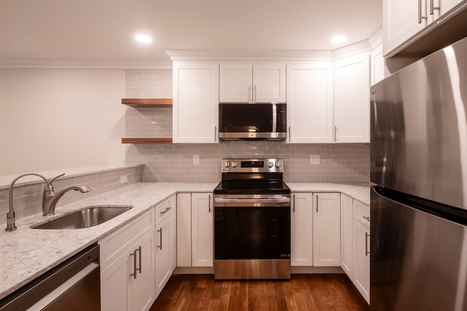 Bergenfield Apartment: 47 Legion Drive