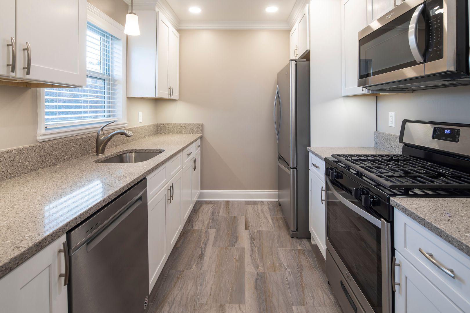 Leonia Apartment: 405 - 425 Broad Avenue,