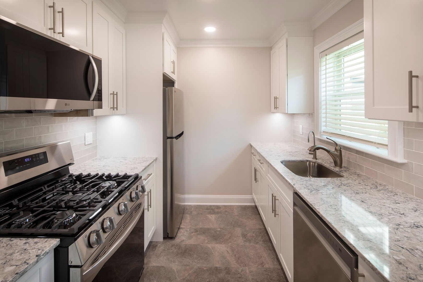 Leonia Apartment: 405 - 425 Broad Avenue,