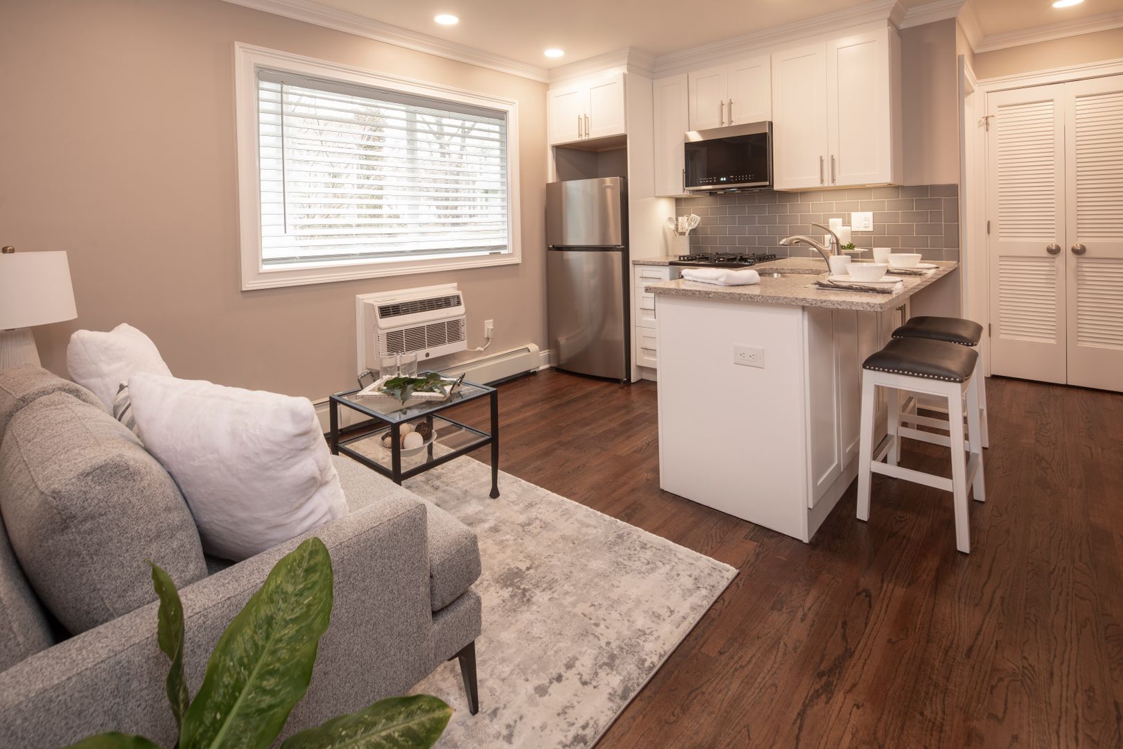 Clifton Apartment: 1 Kowal Street