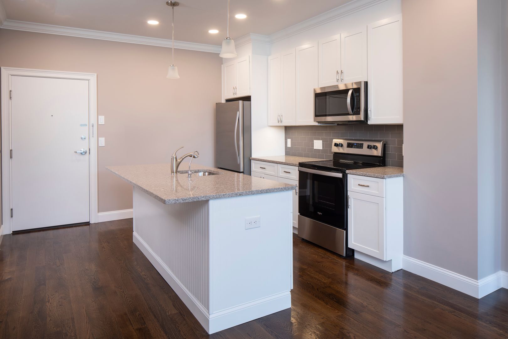 Bergenfield Apartment: 121 North Washington Avenue