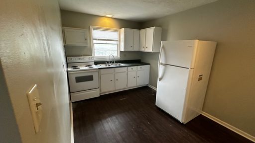 NEW LISTING ADORABLE ONE BEDROOM!! – photo 1