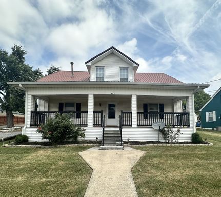 2-bedroom, 2-bathroom 1/2 Security Deposit Special and Amazon Gift card!!
