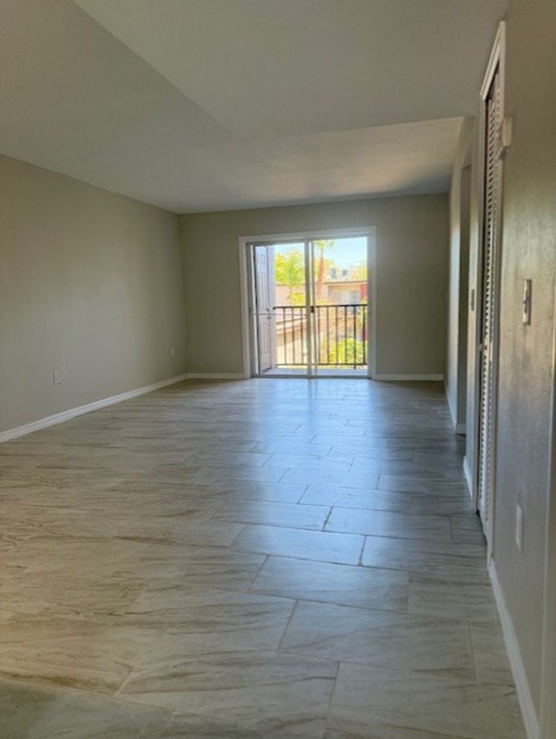 Tampa Apartment: 14610 N. 42nd Street