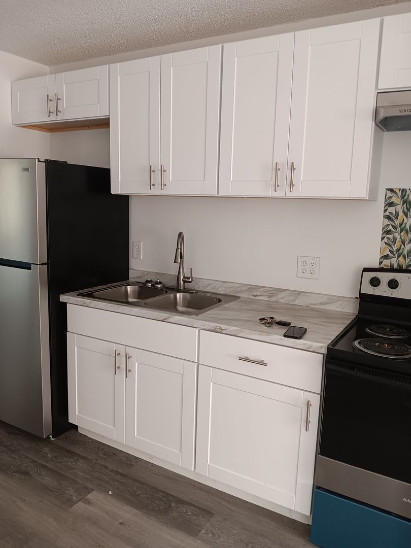 High Point Apartment: 208 & 212 Kendall Ave & 1820 Branch St