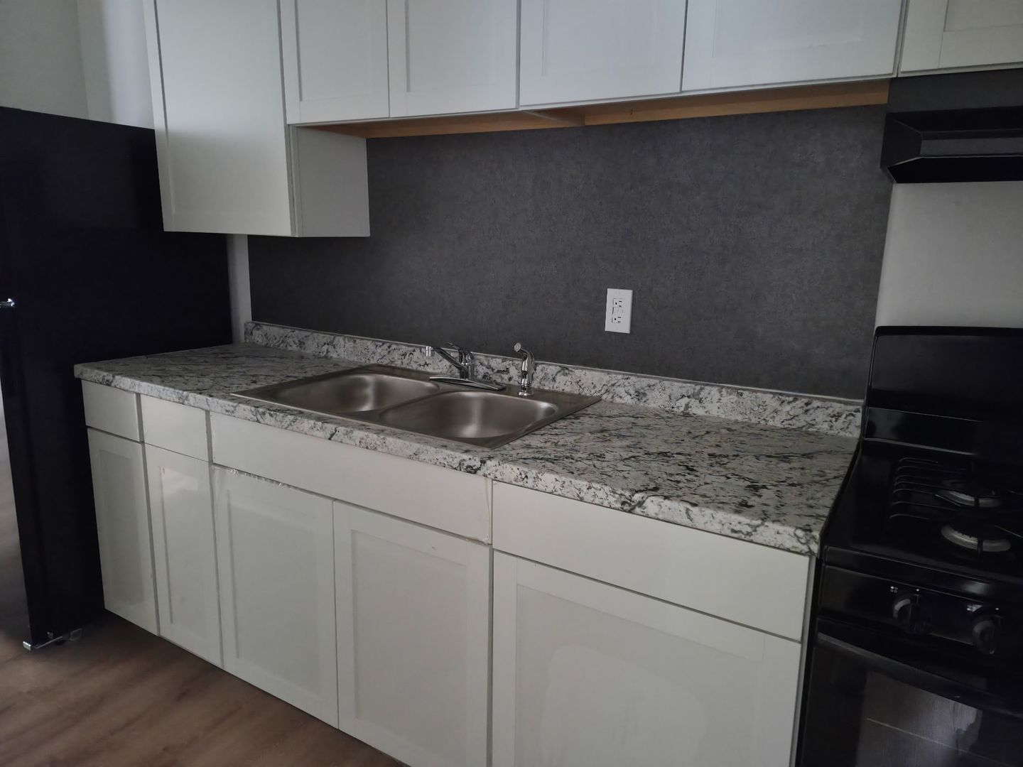 Martinsville Apartment: 755 Stultz Rd