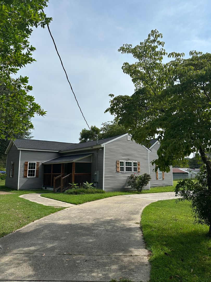Tarboro House: 1008 SPEIGHT ST