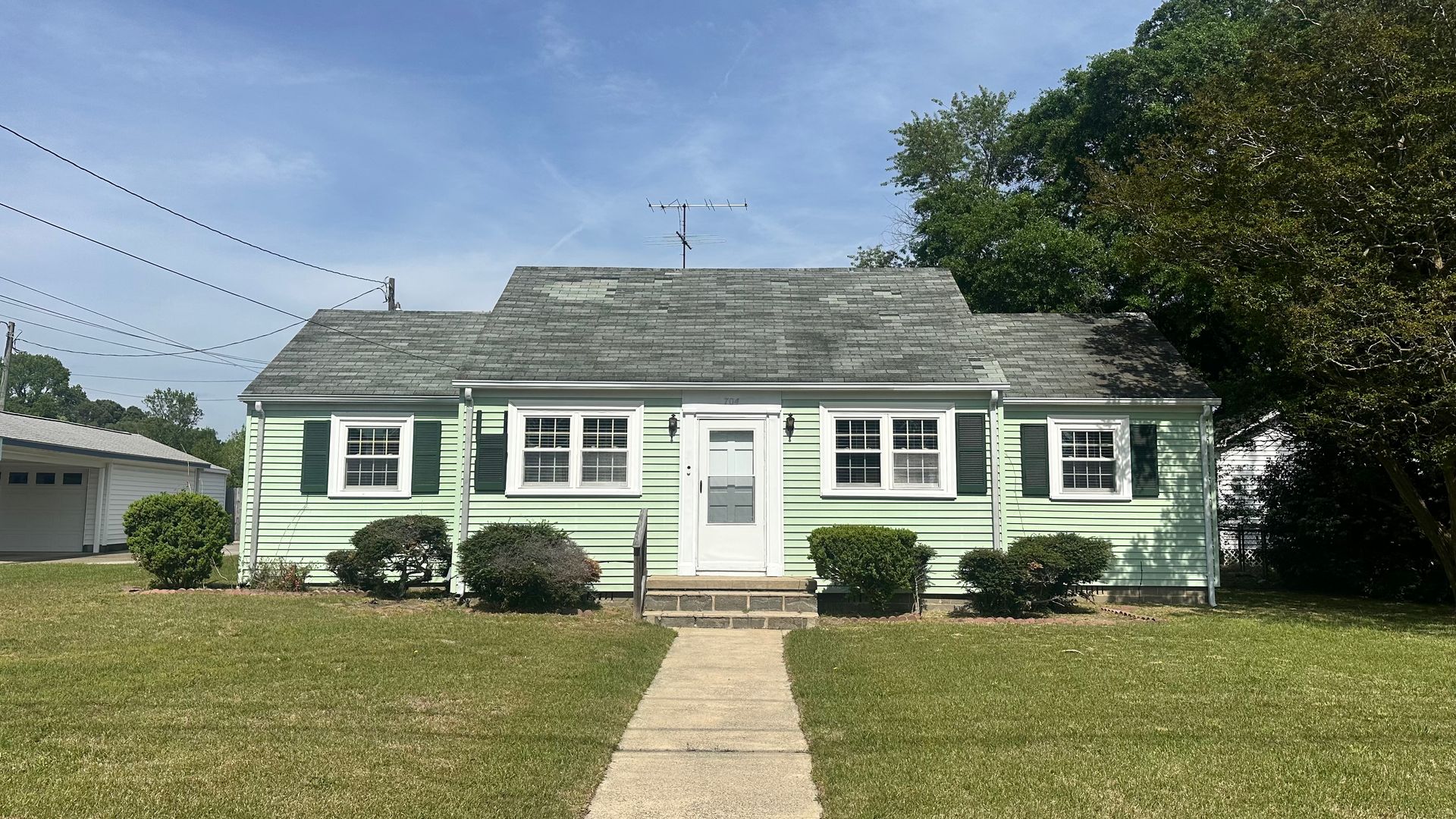 Tarboro House: 704 E Country Club Dr