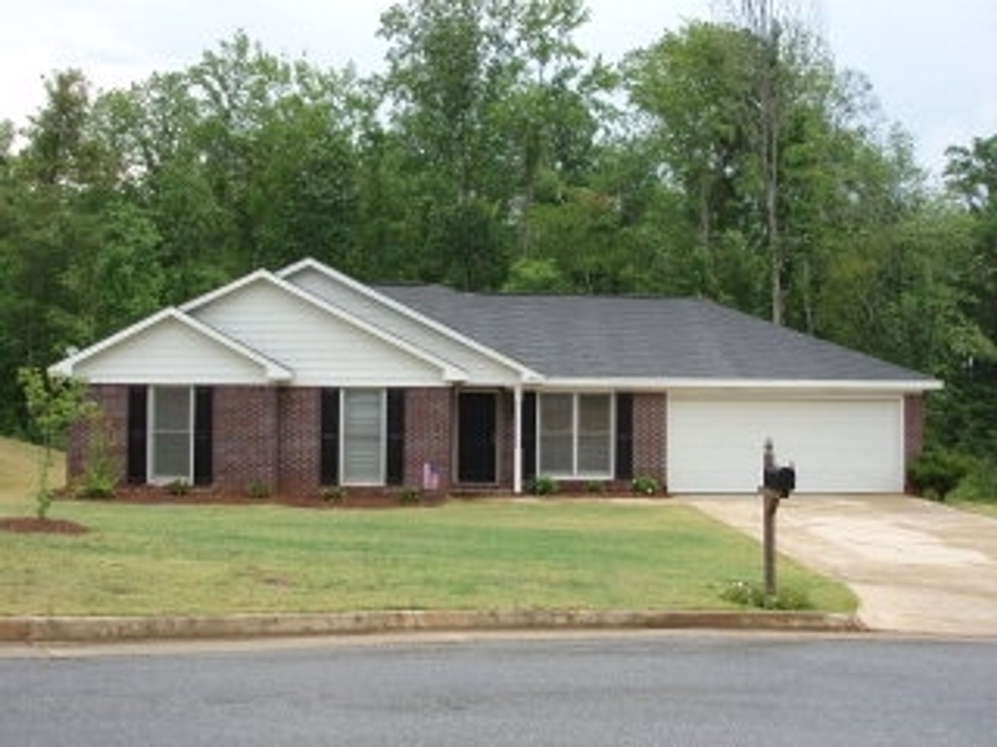 Columbus House: 2990 Slippery Rock Ct