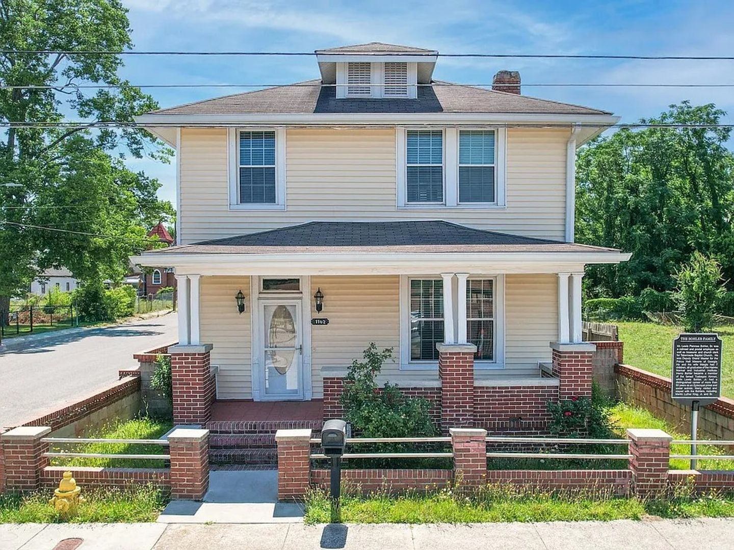 Augusta House: 1102 Phillips St