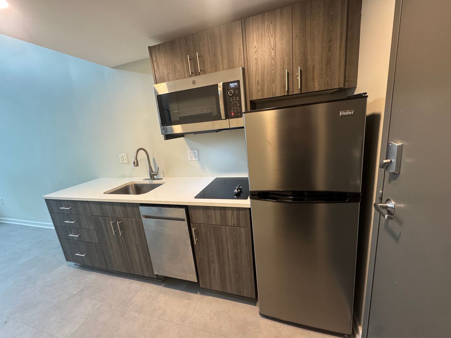 Kansas City Apartment: 5522 Troost Ave