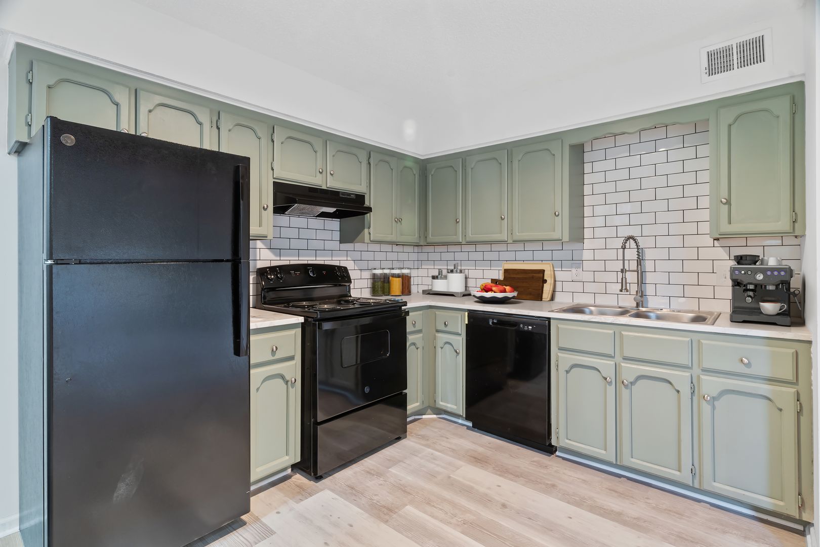 Platte City Apartment: 419 Paxton St  h4