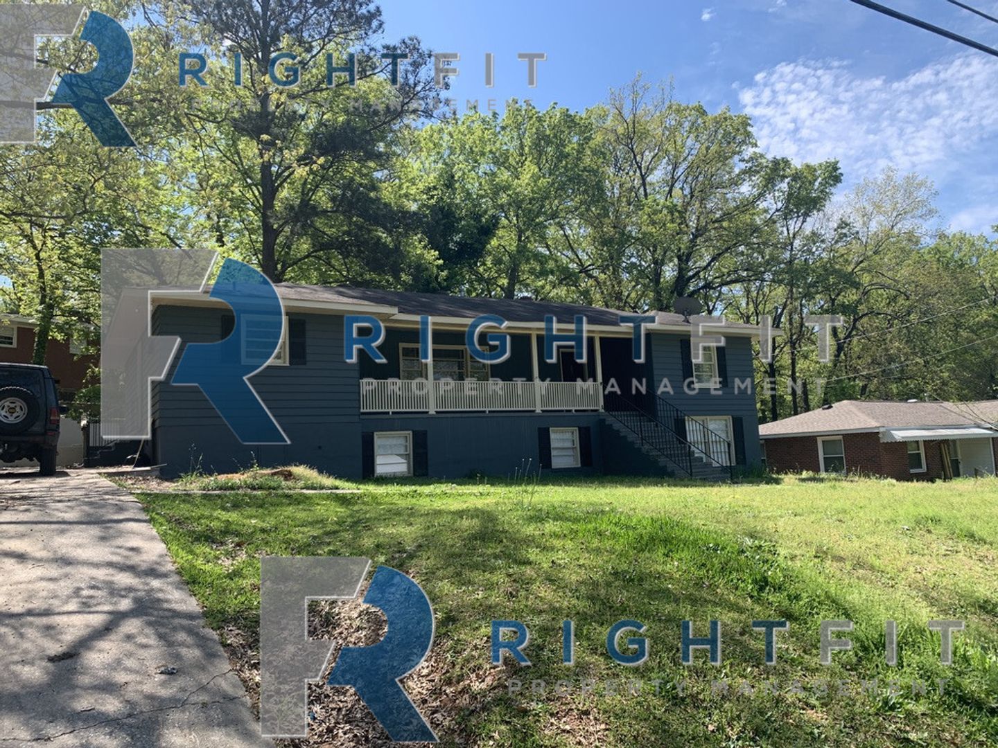 Columbus House: 3950 Calhoun Drive