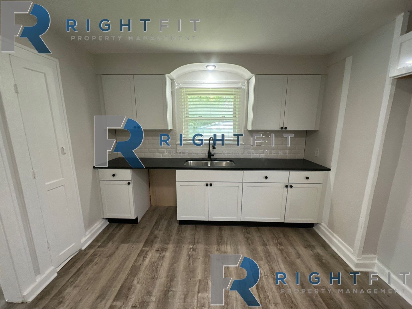 4254 E. 34th Street 5 of 12