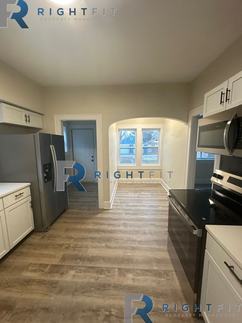 2165 N. Harding Street 5 of 12