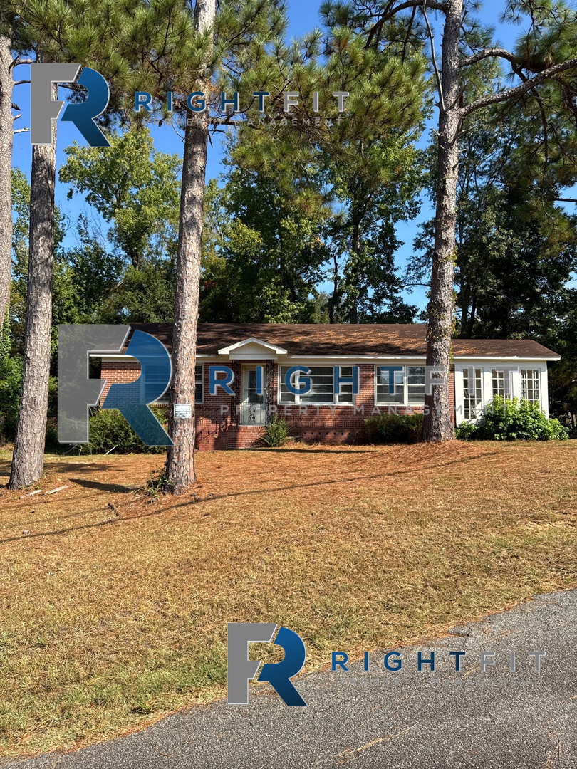 Columbus House: 4383 Wilson St