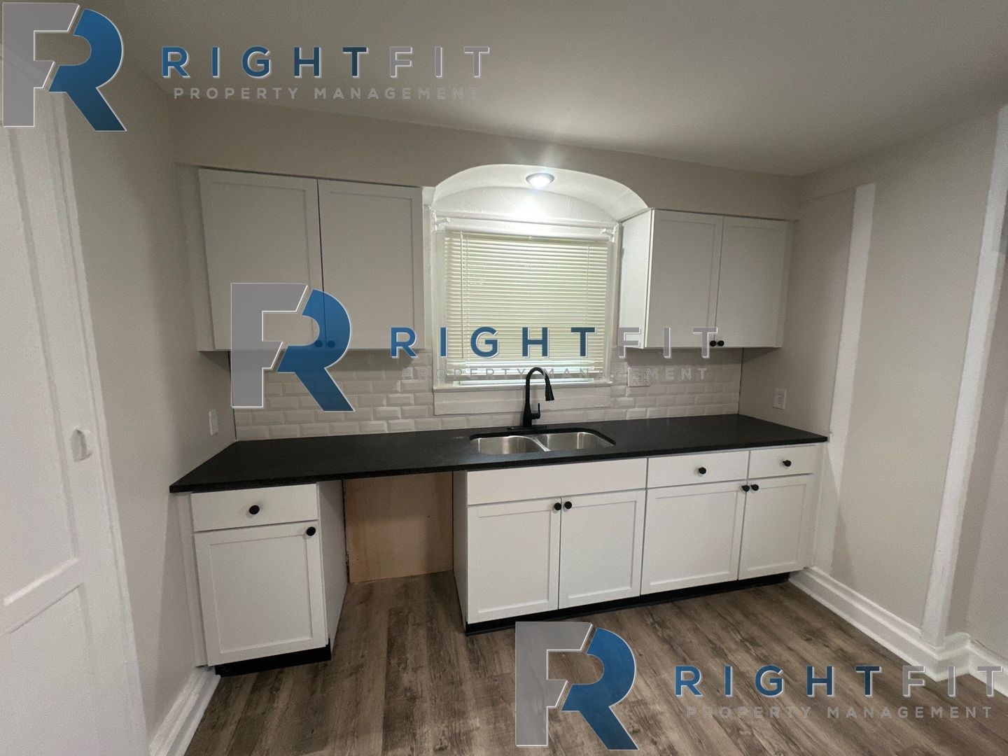4254 E. 34th Street 6 of 12