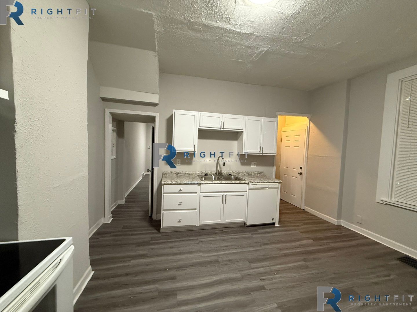 957 Fairbanks Ave 4 of 12