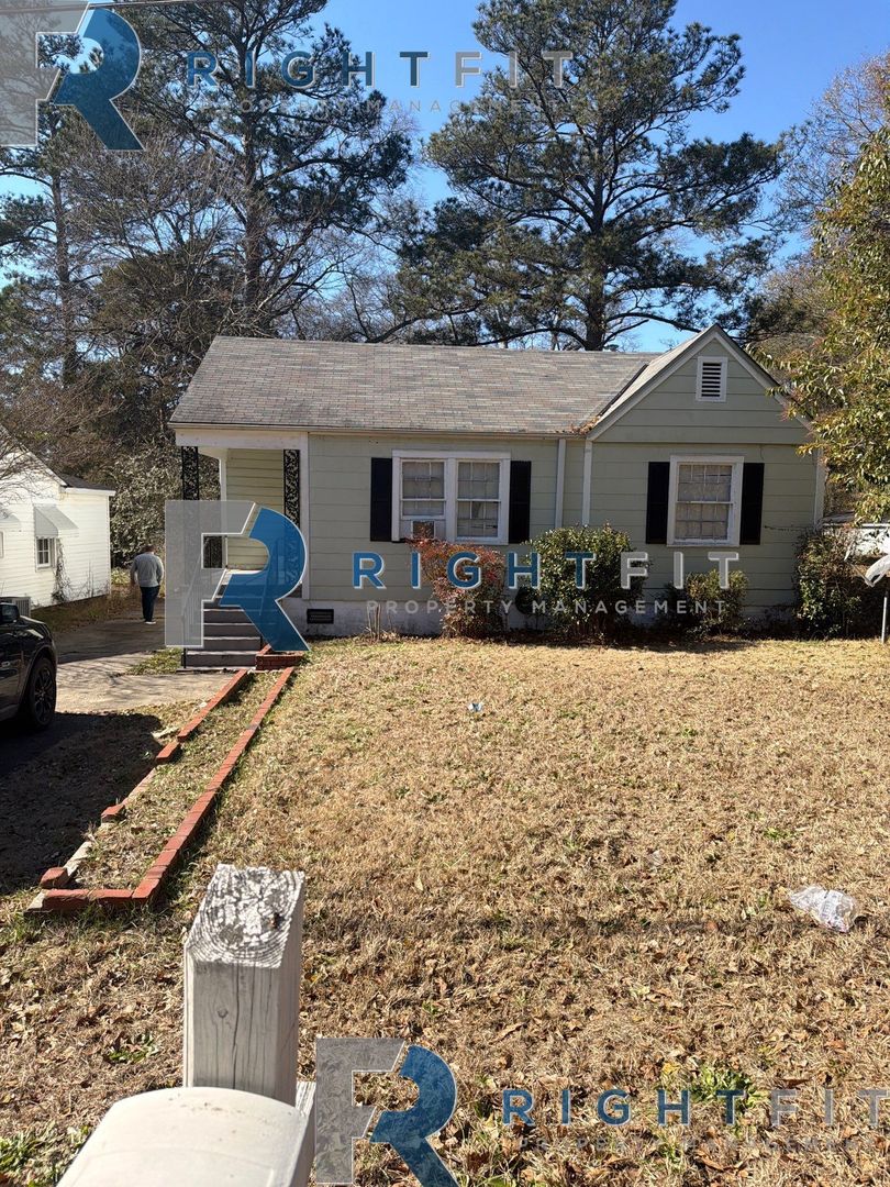 Columbus House: 2601 Avalon Road