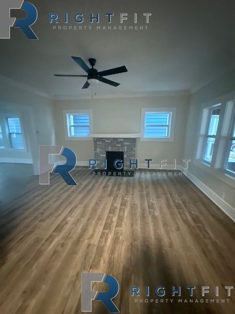 2165 N. Harding Street 2 of 12