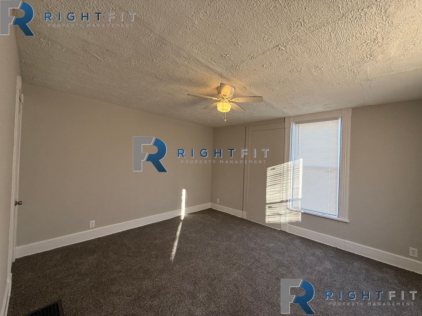957 Fairbanks Ave 11 of 12